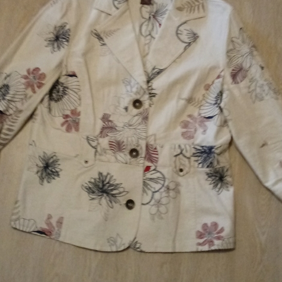 Multiples Embroidered Jacket - Picture 5 of 9
